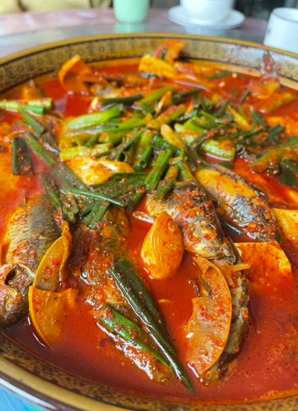 What to Eat in Dali: Local Dishes & Hidden Food Gems