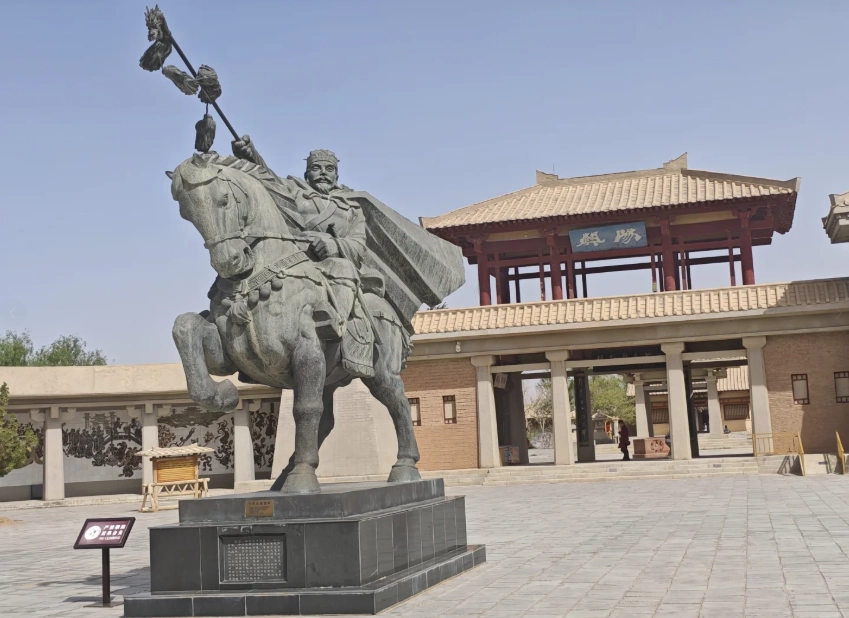 things to do in dunhuang