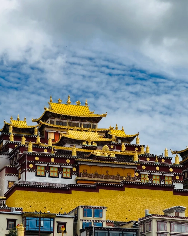 Shangri-La travel guide
