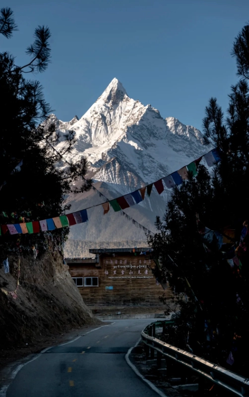 Shangri-La travel guide