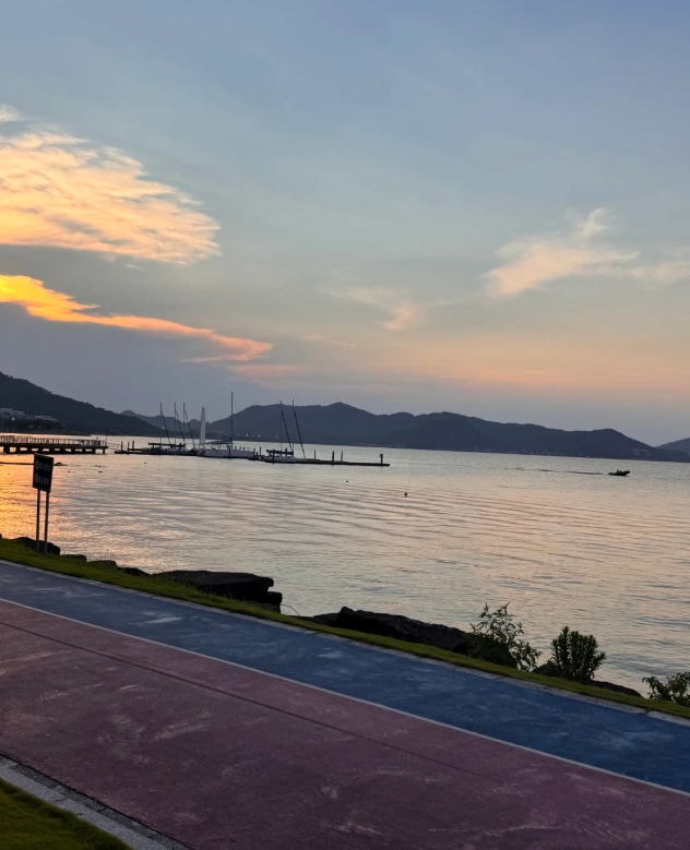 Dongqian Lake cycling Dongqian Lake cycling