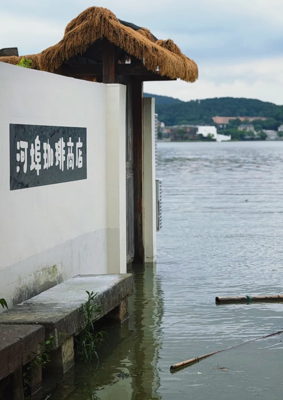 dongqian lake directions