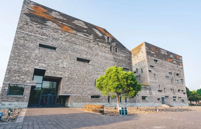 Ningbo Museum Photography Spots: Hidden Angles & Timing