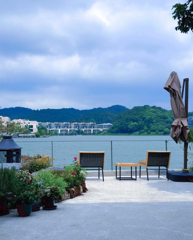 Dongqian Lake English Guide: 12 Insider Tips That Matter