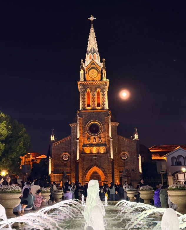 Ningbo Old Bund Night View: Best Photo Spots & Insider Tips