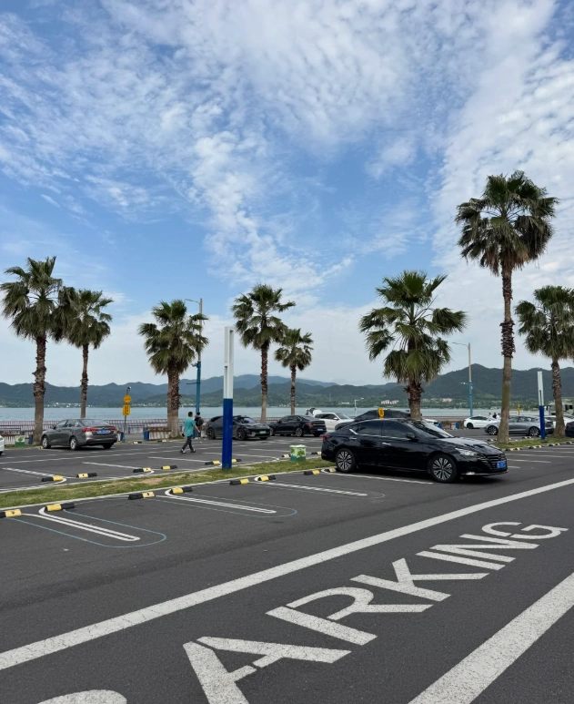 dongqian lake travel guide