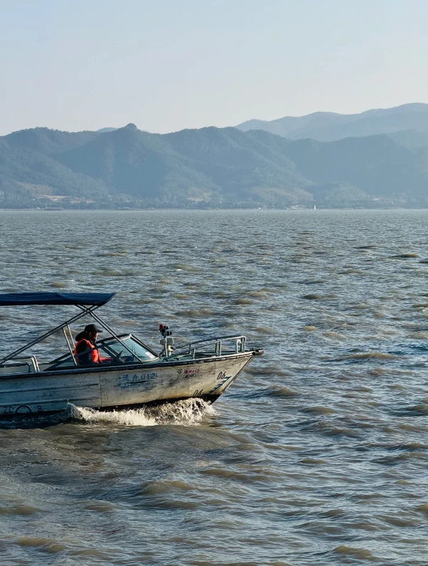 Dongqian Lake opening hours