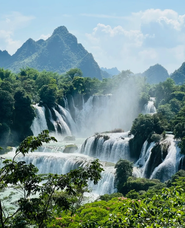 Ban Gioc-Detian Waterfall Tickets: Prices & Booking Tips