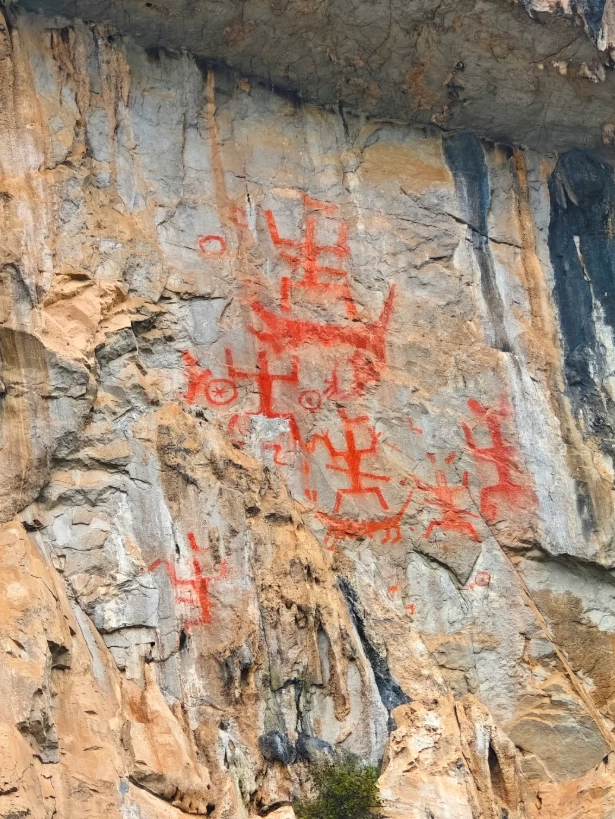 Zuojiang Huashan Rock Art: How to Get There