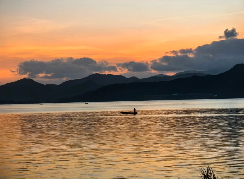 dongqian lake itinerary