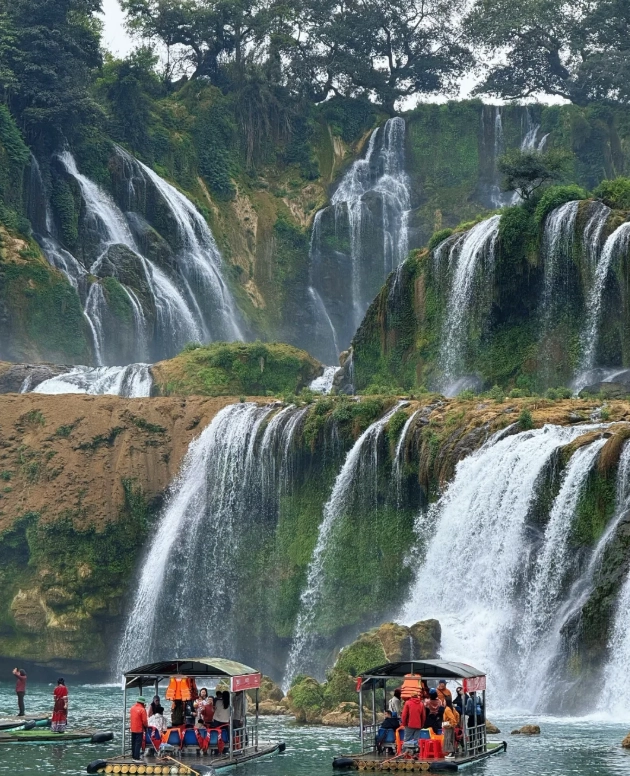 detian waterfall from nanning detian waterfall from nanning