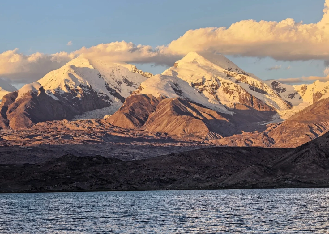 How Long to Spend at Karakul Lake: 1-Day vs Overnight