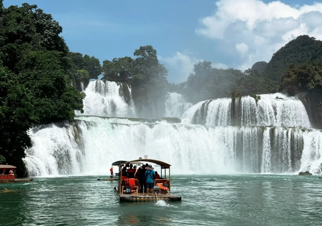 How to Get to Ban Gioc-Detian Falls from Nanning: 4 Routes
