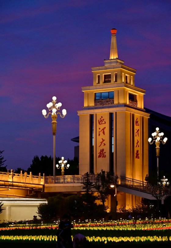 What to Do in Shanxi at Night: Ancient Walls, Shows & Food