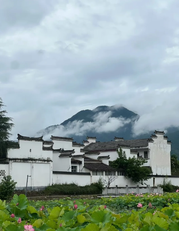 Free Things to Do in Anhui: Ancient Streets & Scenic Parks