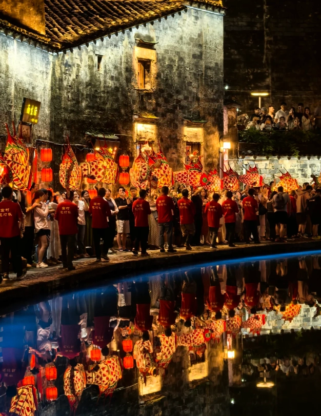 tunxi old street at night